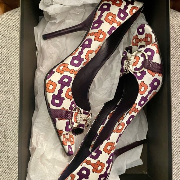 Gucci Silk horse bit print open toe stilettos with crystal bit size 10 - Picture 4 of 8